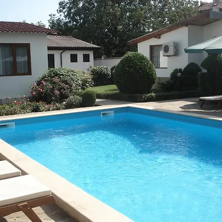 Villas Denitsa 3*